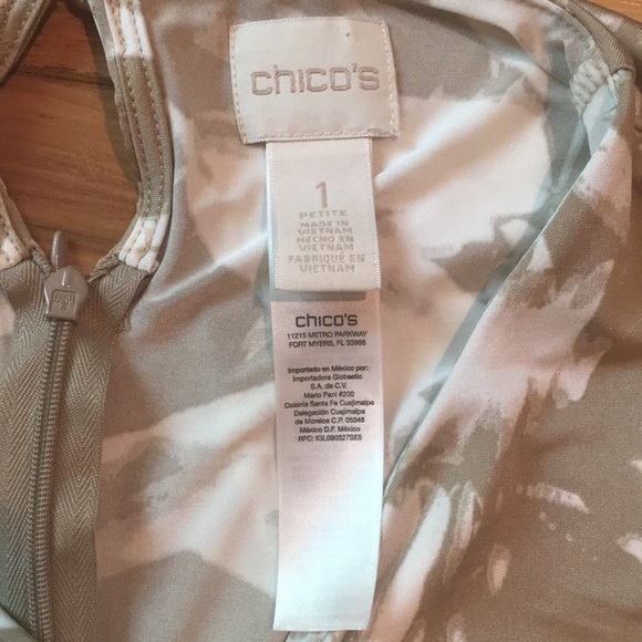 Beautiful women’s jumpsuit Chicos size 1 petite great for work or nite out! - Picture 5 of 6